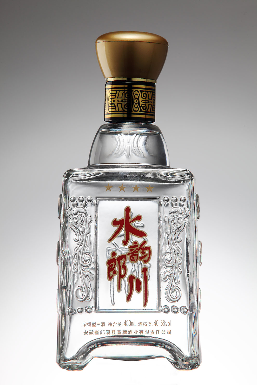 光影交錯中的藝術 探索酒類產品拍攝的奧秘
